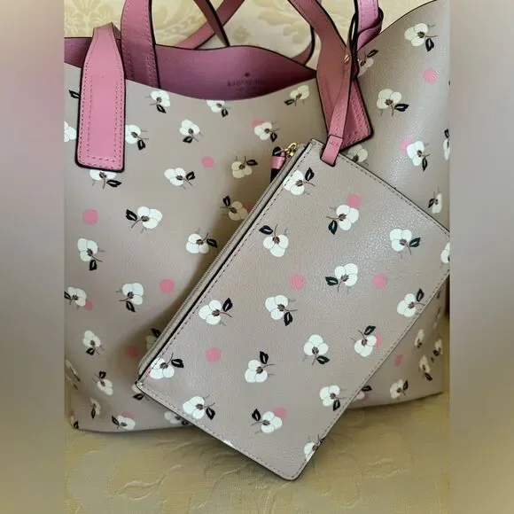 Reversible Kate Spade New York Floral Ditsy Tote With Matching Zipper Pouch NWOT - Picture 3 of 16
